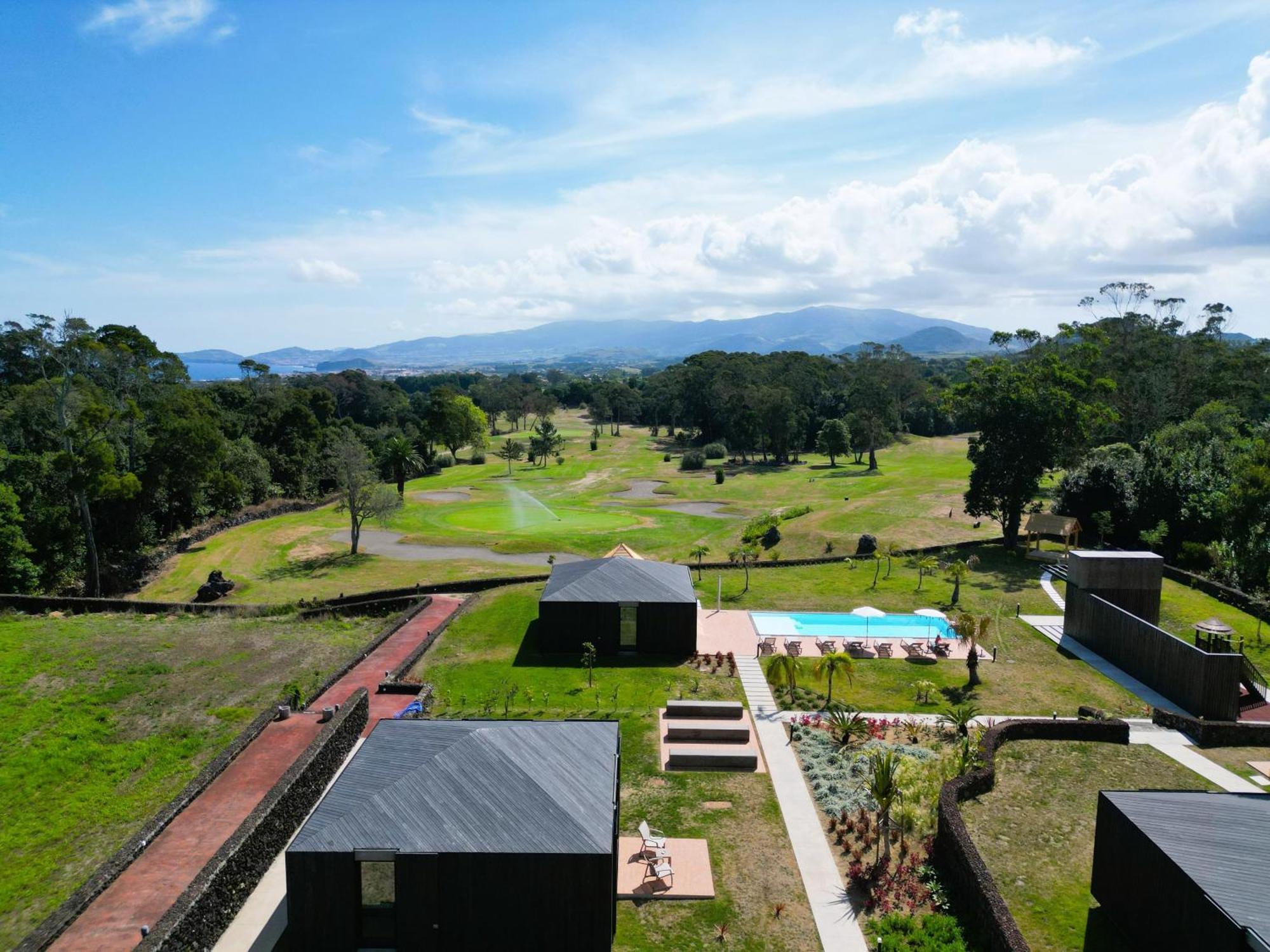 Batalha Golf Villas & Spa ปอนตาเดลกาดา ภายนอก รูปภาพ